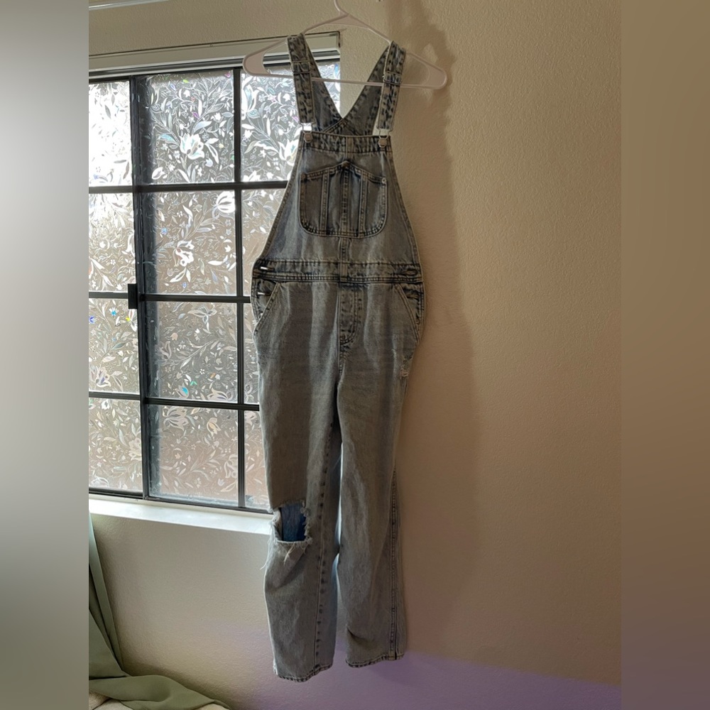 Selling a pair of Old Navy jeans, and Old Navy ripped overalls.